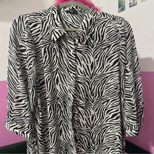 Jones NY Shirt Womens Medium Button Up
3/4 Sleeve Zebra Print Linen Tunic